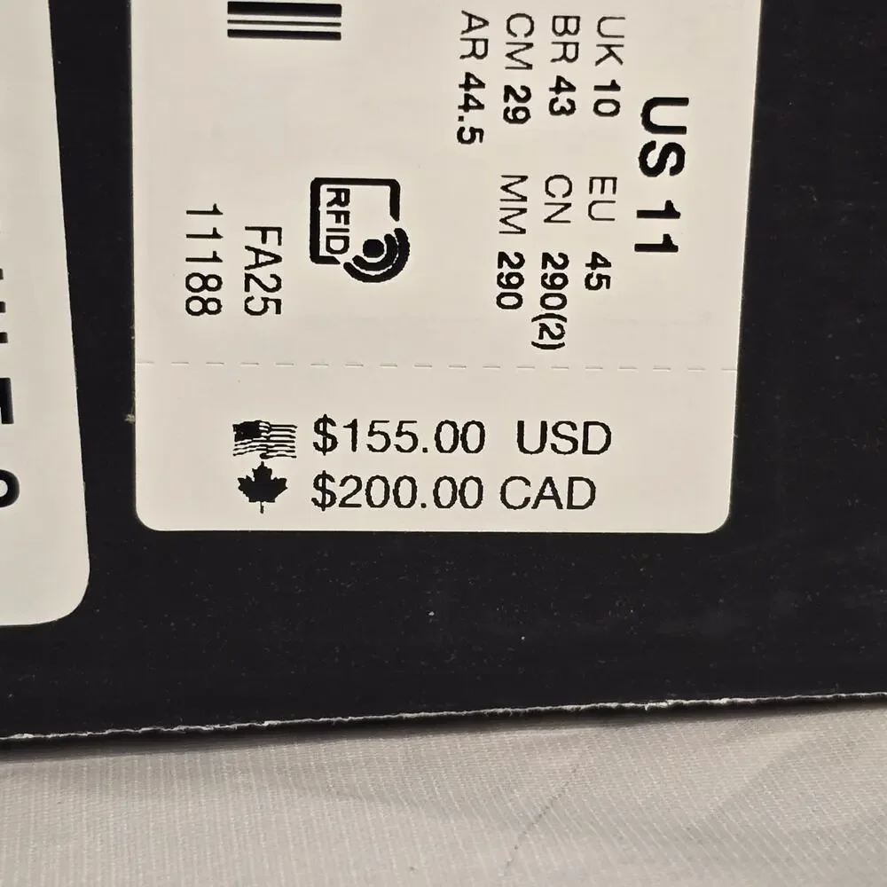 Oakley Mens 11 LT Assault 2 work boots new in the box color coyote.